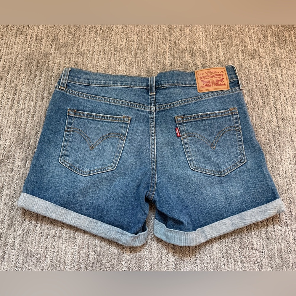 Levi’s shorts - Picture 2 of 3